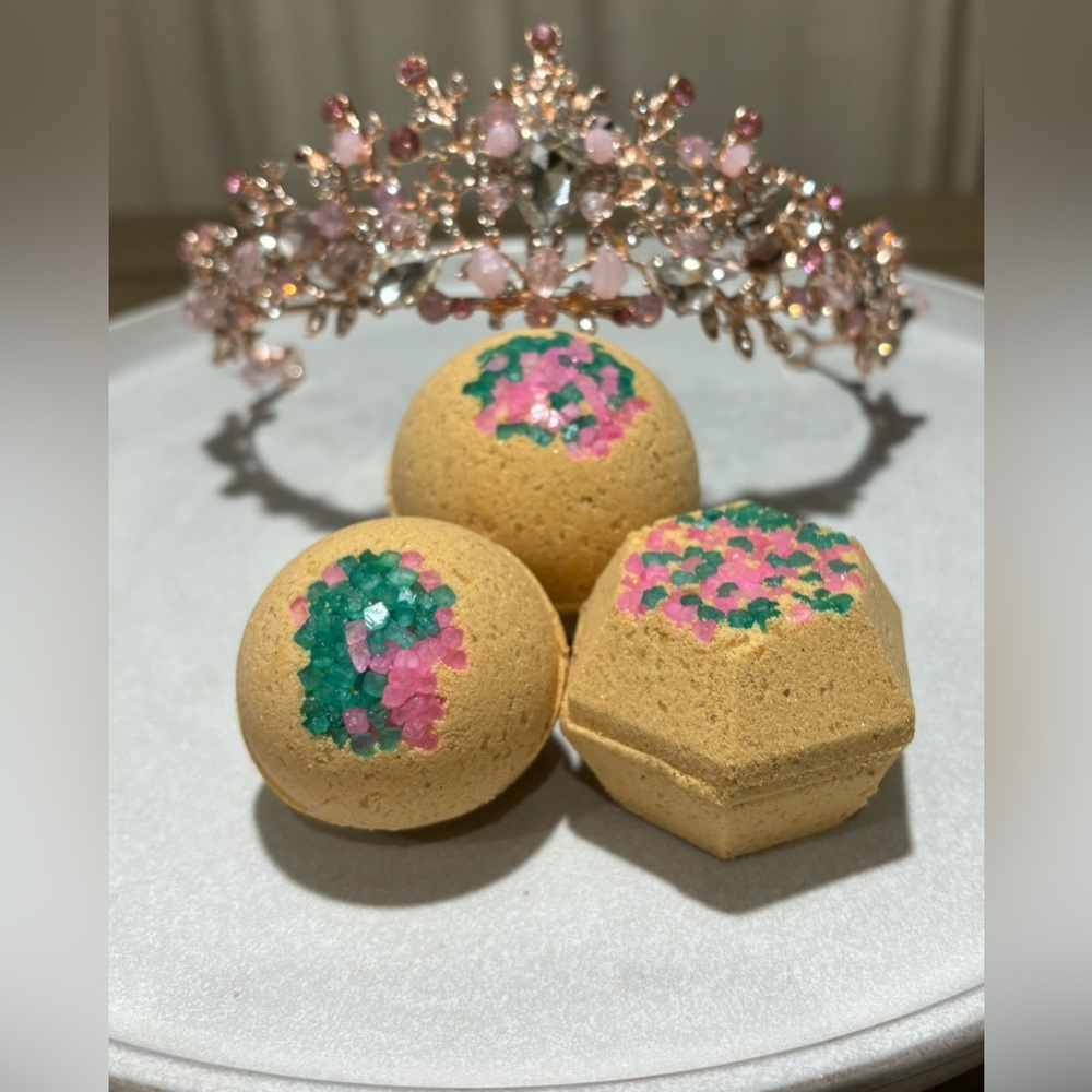 Bath bombs! These are awesome! They smell just like the Tyler fragrance “Diva”